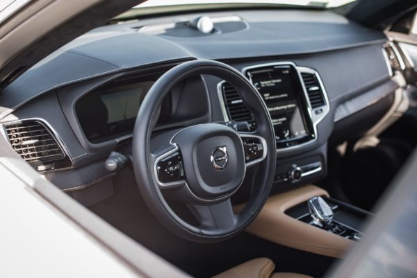 Volvo XC90 jasna skóra