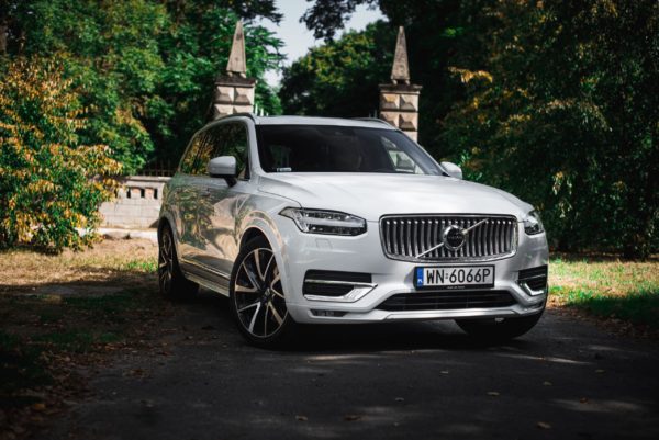 Volvo XC90 białe przód