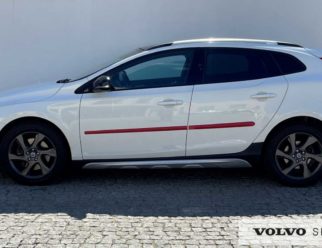 Volvo V40 Cross Country Summum używane białe bok