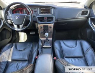 Volvo V40 Cross Country Summum używane czarny środek