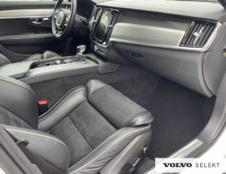 Volvo V90 R-Design używane czarne wnętrze
